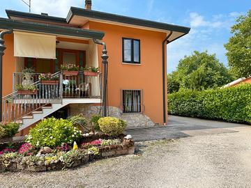 Villa singola con ampio giardino