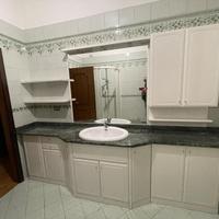 Composizione bagno in laccato