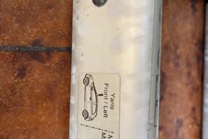 Toyota yars bare porta tutto