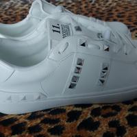 Scarpe borchiate bianche stile Valentino - Tg. 40