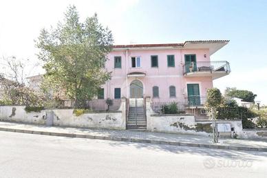 3 LOCALI A POLLENA TROCCHIA