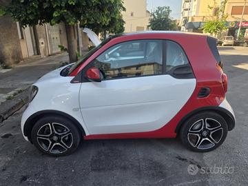 smart 453 Red e the city