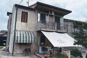 Immobile in asta di 237 m² con 4 locali e box auto