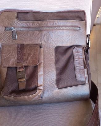 Borsello da uomo in pelle PIQUADRO