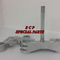 Piastre di sterzo ricavate per norton 961 commando