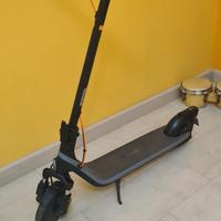monopattino elettrico  ninebot