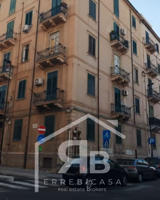 5 vani zona policlinico/stazione centrale