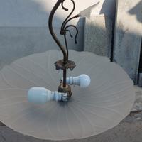 Lampadario vintage ferro battuto e vetro satinato