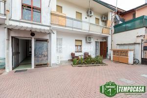 3 LOCALI CON SPAZIO ESTERNO