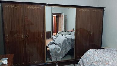 Armadio triplo con specchio centrale - arte povera