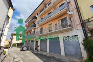 Appartamento di 125 m² con più di 5 locali e box a