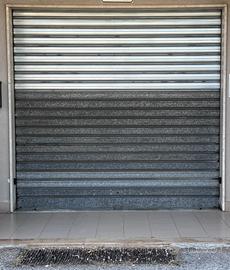 Locale deposito con bagno, soppalco e utenze