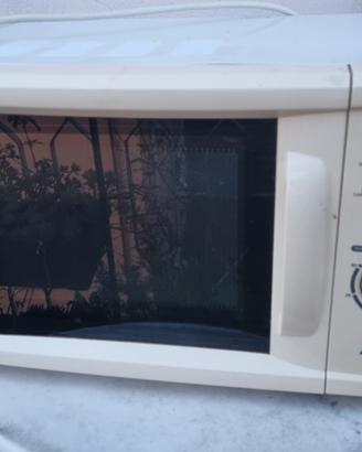 forno microonde funzionante 
