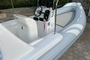 Colbac 580 new Mercury 40pro 2024