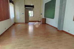 NEGOZIO A ATRIPALDA