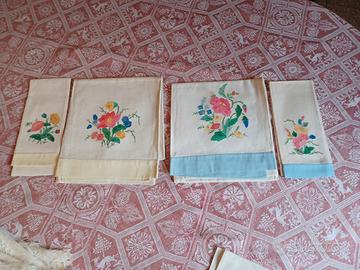 Set composto da 2 asciugamani con ospite 