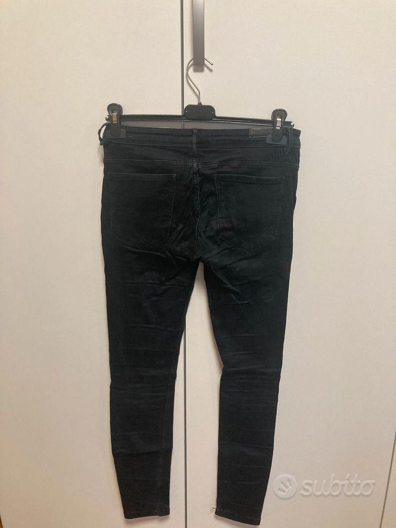 Jeans neri clearance strappati uomo zara