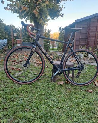 Bicicletta gravel 