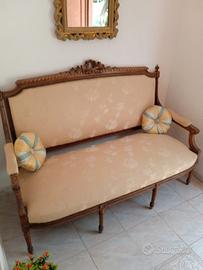 Divano stile Luigi xvi