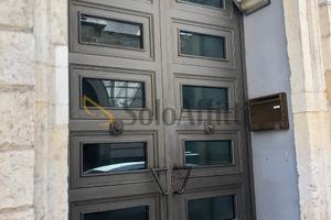 Centro Via Politi bivani ampio per referenziati