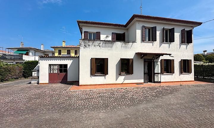 Singola + annesso a 5 min dal centro storico