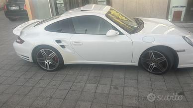 Porsche 911 turbo (p.e.r.m.u.t.o)