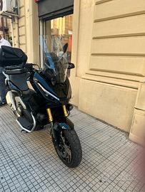 Honda X-ADV 750 adventure dct