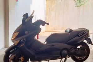 Yamaha TMax 