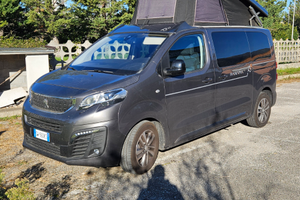 Peugeot Traveller Panama U10