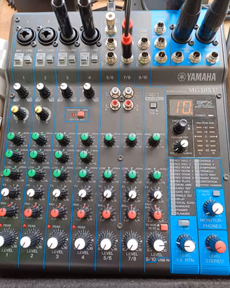 mixer Yamaha mg10xu