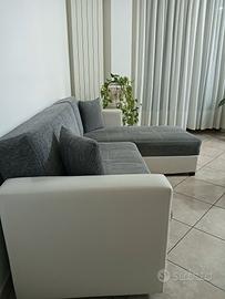 divano con penisola a sinistra 