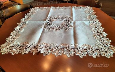 Tovaglia da the ricamata Ellesse 