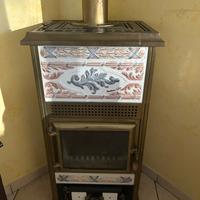 Stufa a legna in ceramica