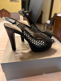 Décolleté nero lucido