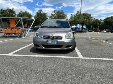 Toyota Yaris 1.0i 16V cat 5 porte