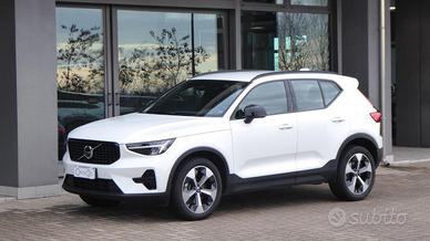 VOLVO XC40 B3 automatico Plus Dark