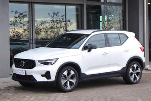 VOLVO XC40 B3 automatico Plus Dark