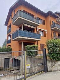 Appartamento con giardino privato a binago