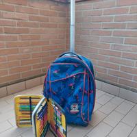 Zaino e astuccio con pastelli