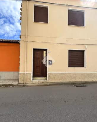 CASA SEMINDIPENDENTE A TORTOLÌ