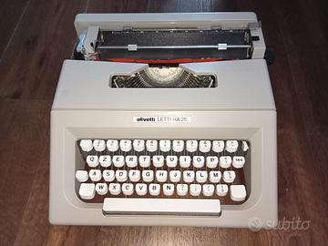 macchina da scrivere Olivetti Lettera25