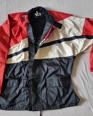 abbigliamento antipioggia per moto