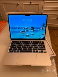 MacBook Air con schermo guadto da sostituire