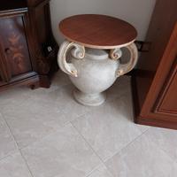 Vaso e tavolino Decorativo in Ceramica Bianca 