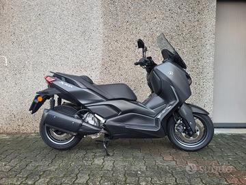 Yamaha X-Max 300