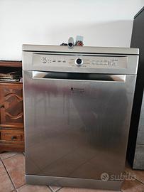 Lavastoviglie Ariston