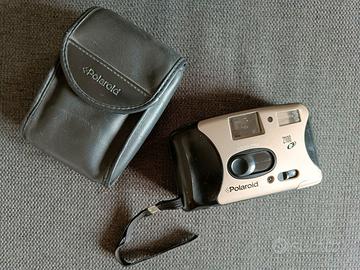 Macchina fotografica vintage Polarodid 2100 bf