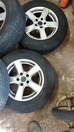 Treno di gomme invernali 