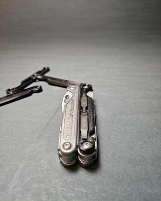 Leatherman charge hands bits mod