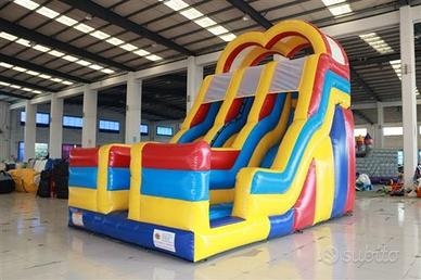 Scivolo gonfiabile gigante per bambini